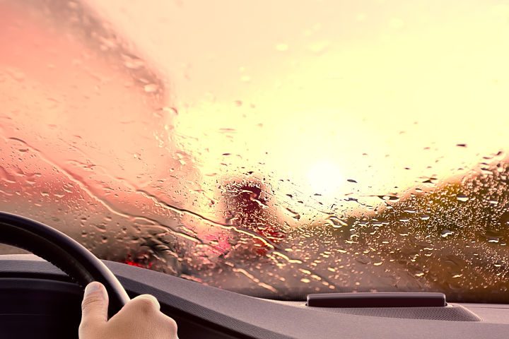 trucos para conducir con lluvia
