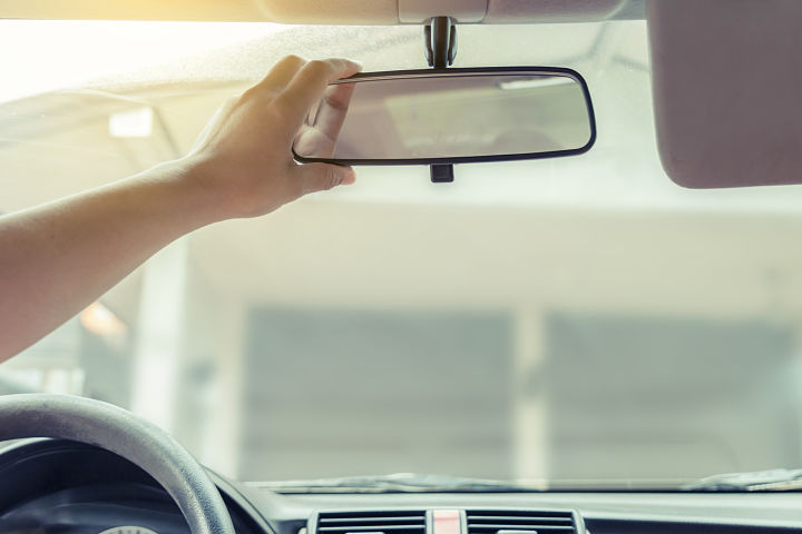 Beneficios de los retrovisores antideslumbramiento - Blog Carglass