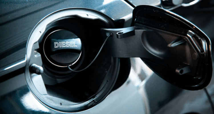 ¿Qué pasa si echas gasolina a un diesel?