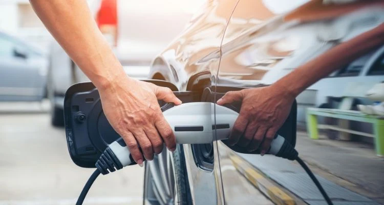 ¿Qué debemos tener en cuenta al planificar una ruta en coche eléctrico?