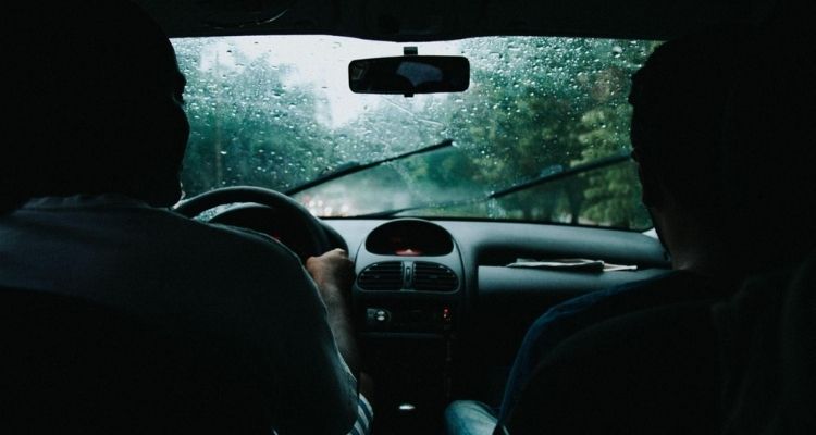 Cómo conducir en medio de una tormenta