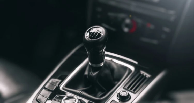 Cómo hacer un doble embrague con coche manual