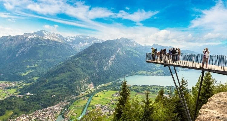 Puerta a los Alpes: Interlaken