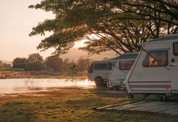 hermoso-paisaje-arcoiris-furgoneta