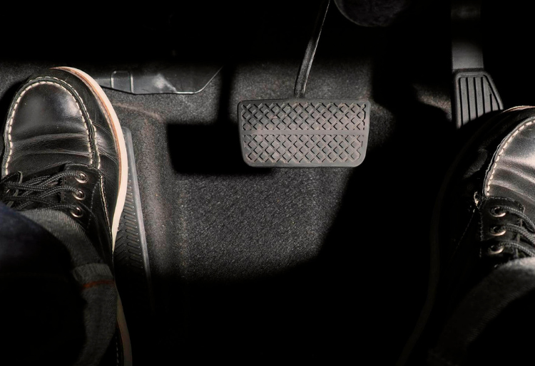pedal-de-freno-coche